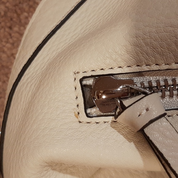 Vince Camuto White and Silver Shoulder Bag/Backpack - Picture 3 of 15